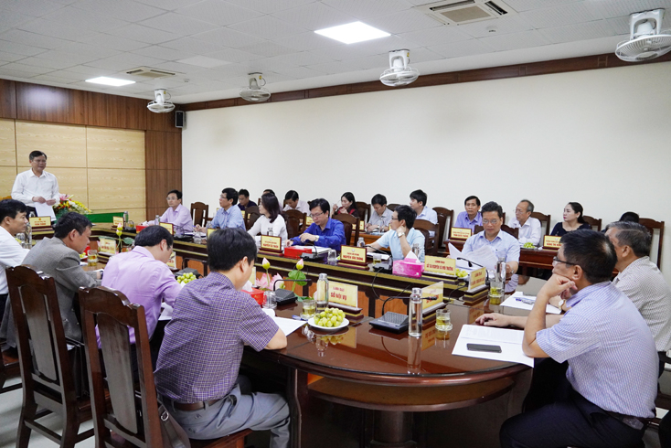 Toàn cảnh buổi làm việc.