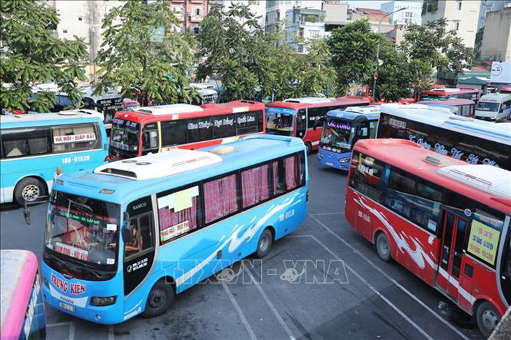 Hà Nội tăng cường phương tiện, đảm bảo an toàn giao thông dịp Lễ 30-4 và 1-5. Ảnh: TTXVN.