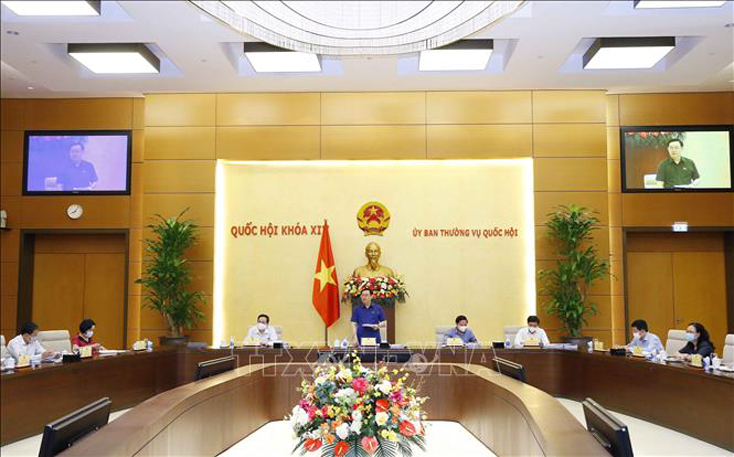 Chủ tịch Quốc hội Vương Đình Huệ phát biểu tại buổi làm việc.