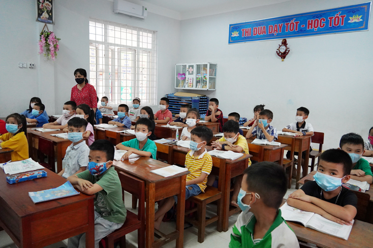 Các trường học thực hiện tốt quy định về phòng, chống dịch Covid-19.