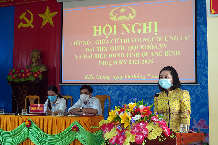 Đồng chí Nguyễn Thị Minh Tâm, Ủy viên Ban Chấp hành Trung ương Hội LHPN Việt Nam, Ủy viên Ban Chấp hành Đảng bộ tỉnh, Chủ tịch Hội LHPN tỉnh trình bày chương trình hành động.