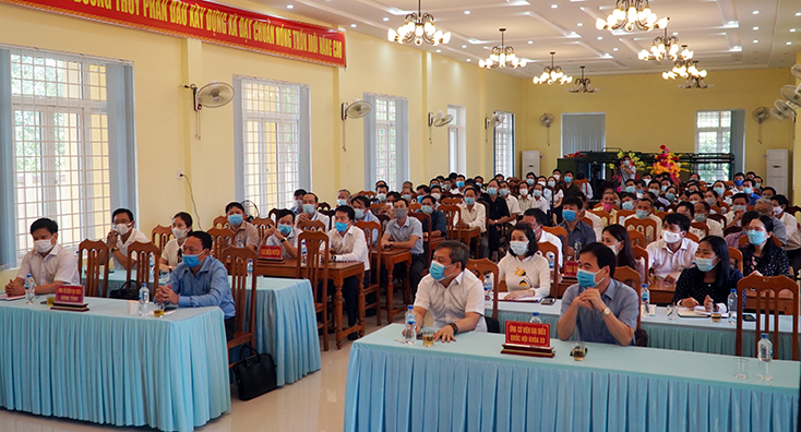 Các đại biểu dự hội nghị