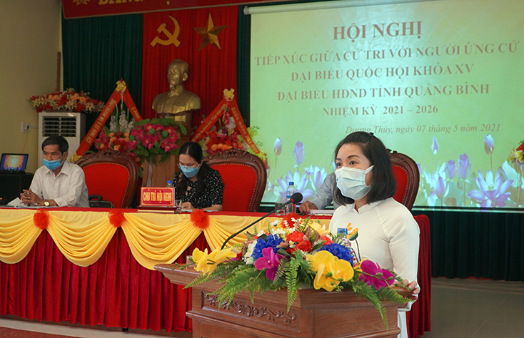 Đồng chí Nguyễn Thị Minh Tâm, Ủy viên BCH Trung ương Hội LHPN Việt Nam, Ủy viên BCH Đảng bộ tỉnh, Chủ tịch Hội LHPN tỉnh trình bày chương trình hành động.