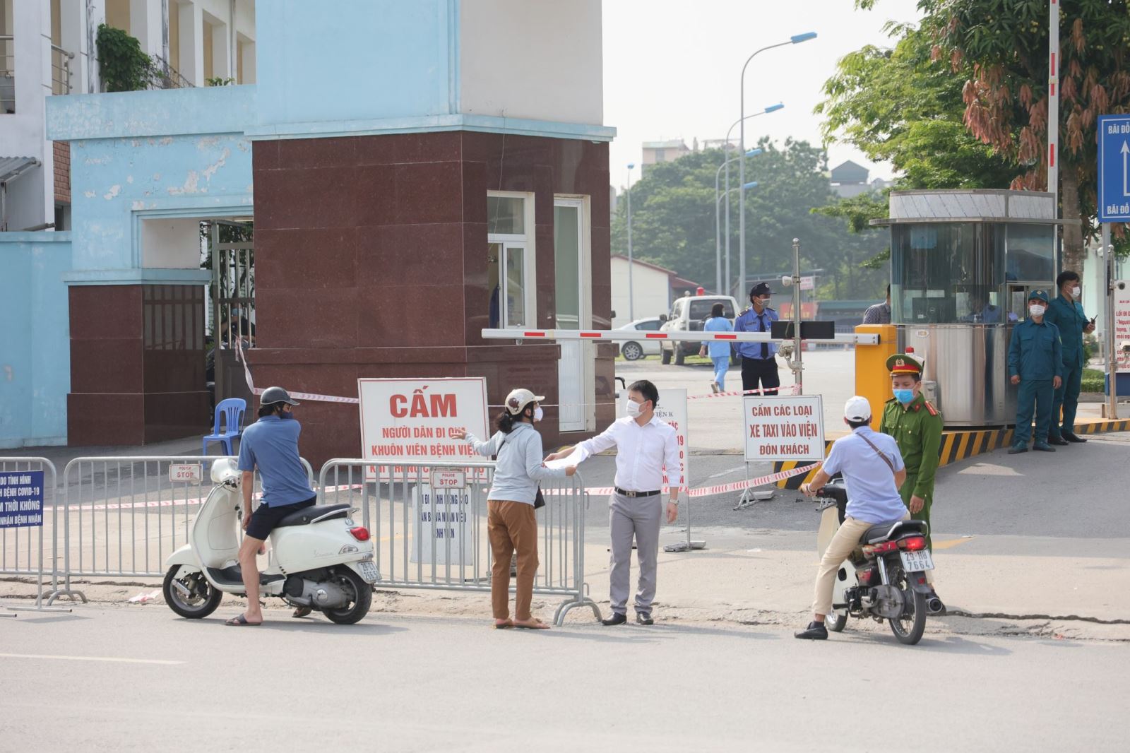   Bệnh viện K phong toả phòng dịch COVID-19. Ảnh: Trung Nguyên