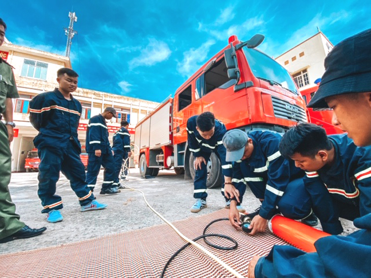 Các lực lượng sẵn sàng các phương án bảo đảm tuyệt đối an ninh, an toàn cho cuộc bầu cử.