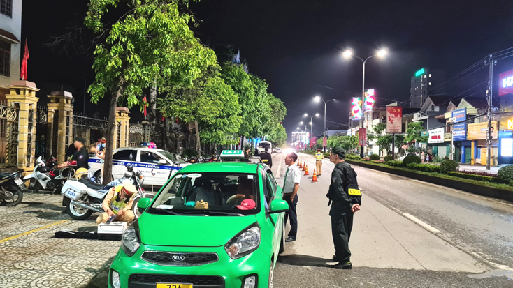 Các lực lượng phối hợp tăng cường công tác tuần tra, kiểm soát đảm bảo an ninh trật tự trên địa bàn tỉnh.