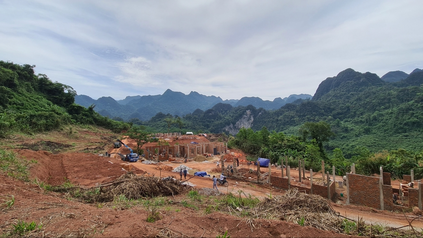 Các đơn vị thi công đang đẩy nhanh tiến độ xây dựng công trình.