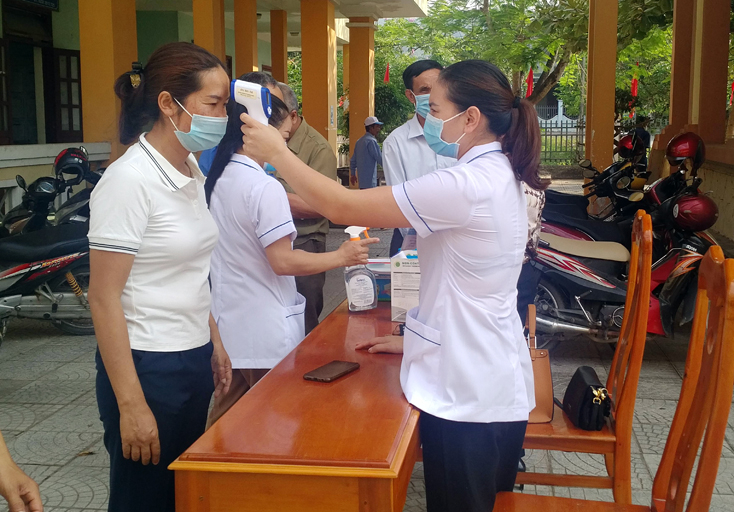 Cong tác phòng chống dịch Covid-19 được cử tri và đại biểu nghiêm túc chấp hành tại hội nghị tiếp xúc cử tri