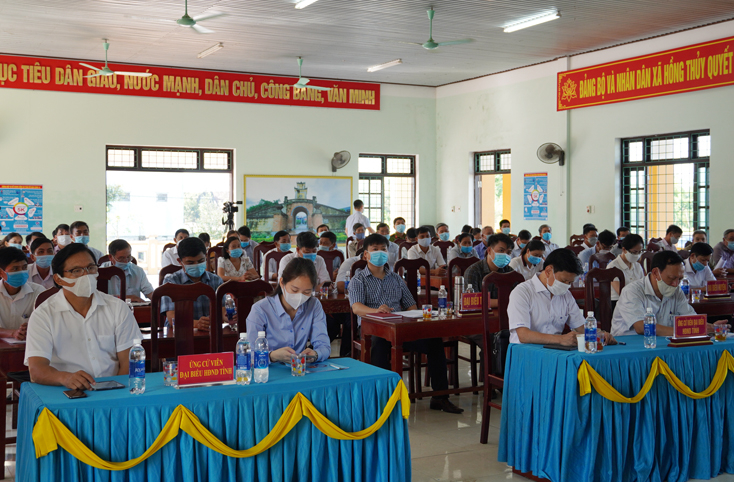 Các ứng cử viên đại biểu HĐND tỉnh nhiệm kỳ 2021-2026 tại đơn vị bầu cử số 13 tiếp xúc với cử tri huyện Lệ Thủy.