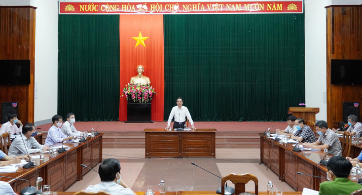 Đồng chí Phó Chủ tịch UBND tỉnh Phan Mạnh Hùng kết luận buổi làm việc.