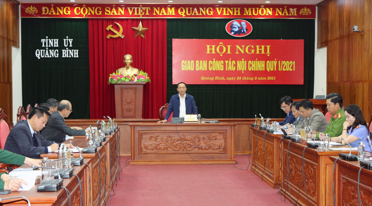 Đồng chí Trần Hải Châu, Phó Bí thư Thường trực Tỉnh ủy, Chủ tịch HĐND tỉnh chủ trì hội nghị giao ban công tác Nội chính quý I/2021