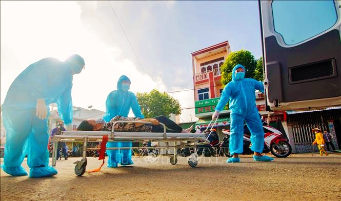  Diễn tập tình huống phong tỏa, cách ly, phòng chống dịch COVID-19. Ảnh: TTXVN