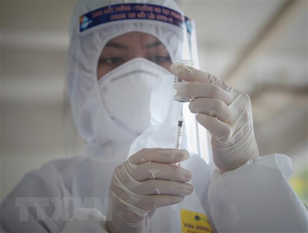  Tiêm vaccine phòng COVID-19 tiêm cho công nhân khu công nghiệp Bắc Giang. (Ảnh: Danh Lam/TTXVN)