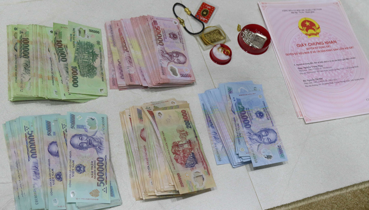 Số tiền giao dịch  mỗi ngày của các đối tượng lên đến hơn 500 triệu đồng.
