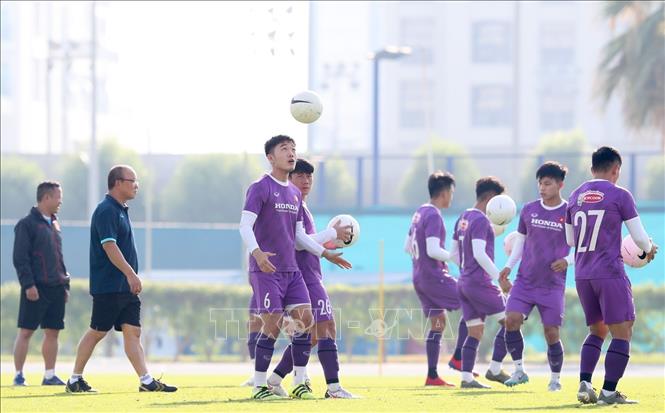Đội tuyển Việt Nam trên sân tập sáng 3-6. 