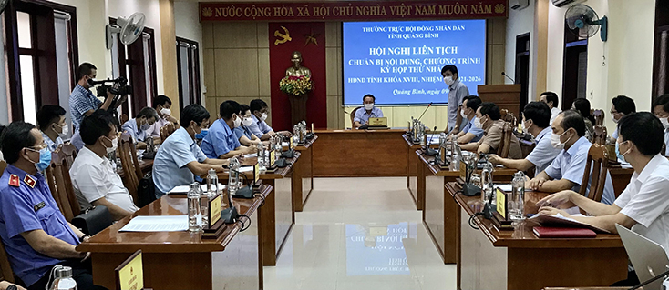 Các đại biểu tham gia ý kiến tại hội nghị.
