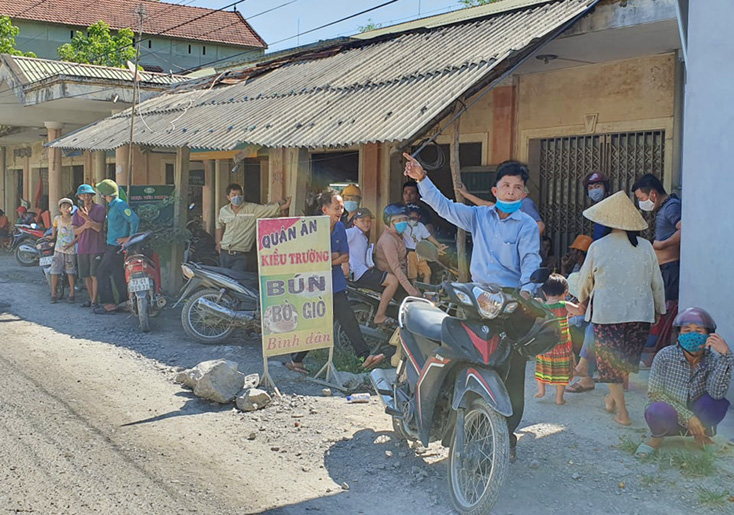 Người dân xã Trường Xuân phản ánh tình trạng xe tải chở đá gâyô nhiễm môi trường và tiếng ồn nặng.