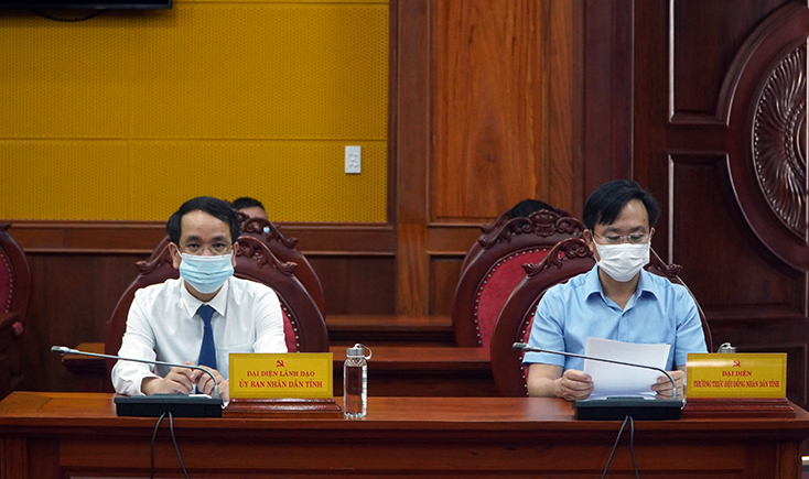 Các đại biểu dự lễ công bố.