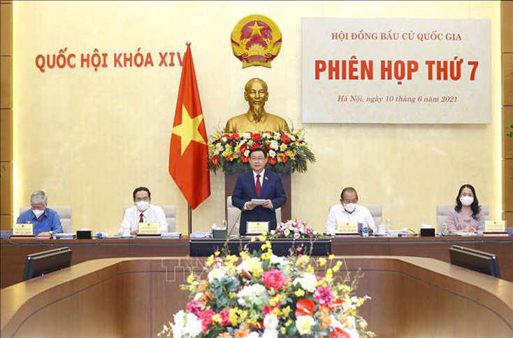 Chủ tịch Quốc hội Vương Đình Huệ phát biểu khai mạc Phiên họp thứ 7, Hội đồng Bầu cử quốc gia. Ảnh: Doãn Tấn/TTXVN