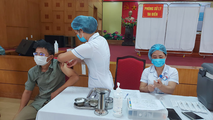 Vắc-xin và “5k” được xem là giải pháp quan trọng để phòng chống dịch bệnh Covid-19