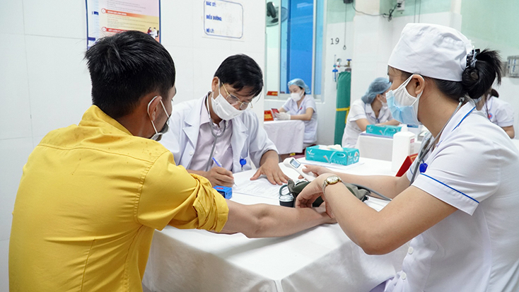 Các quy trình kiểm tra sức khỏe trước khi tiêm được triển khai chặt chẽ.