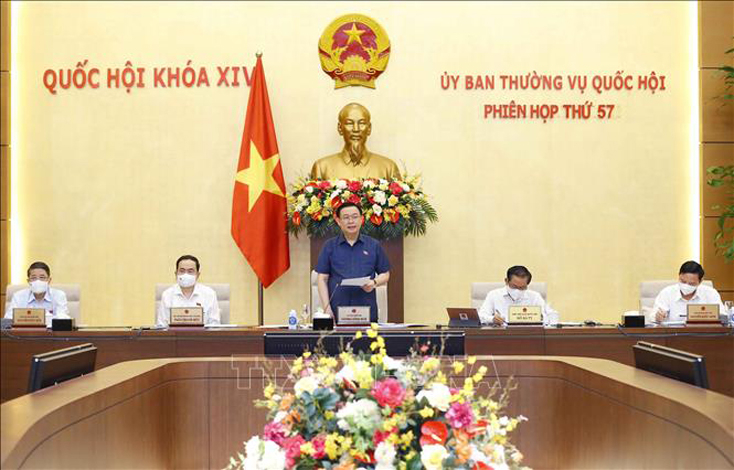 Sáng 14-6, tại Nhà Quốc hội, với sự chủ trì của Chủ tịch Quốc hội Vương Đình Huệ, Ủy ban Thường vụ Quốc hội đã khai mạc Phiên họp thứ 57.