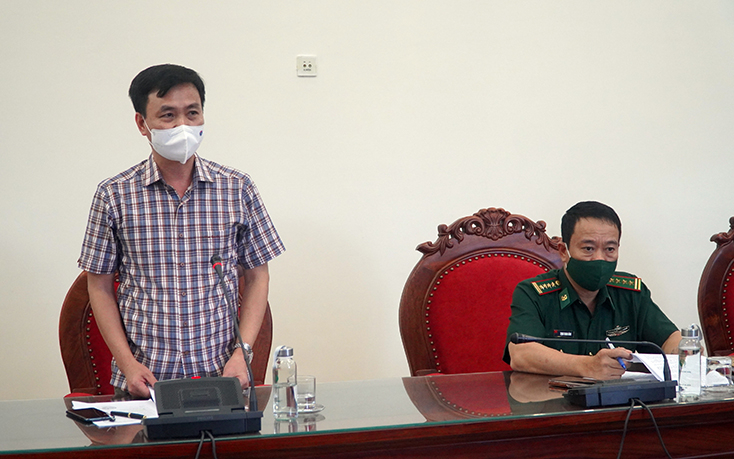 Các đại biểu dự buổi làm việc.