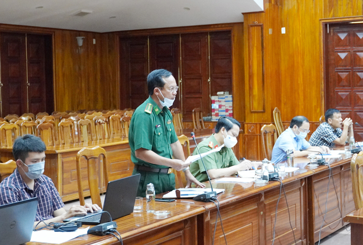 Đại diện lãnh đạo Bộ Chỉ huy BĐBP tỉnh phát biểu tại buổi làm việc.