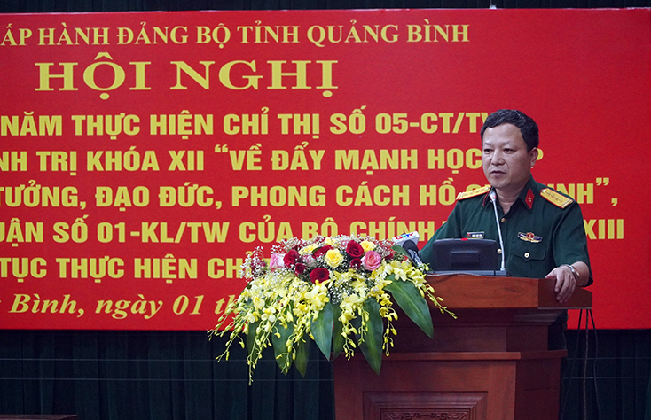Đại biểu tham luận tại hội nghị
