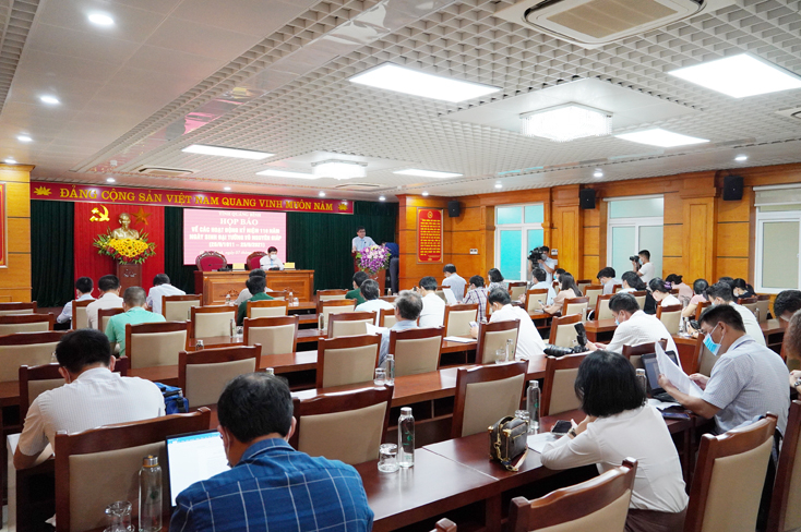 Quang cảnh buổi họp báo.