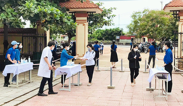 Thí sinh tuân thủ các biện pháp phòng dịch 
