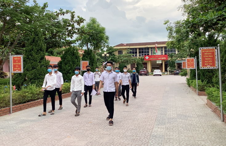 Ngày thi đầu tiên trên địa bàn huyện Bố Trạch diễn ra an toàn, nghiêm túc.