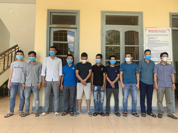 Các đối tượng có liên quan trong chuyên án đánh bạc qua mạng đang được điều tra, làm rõ.