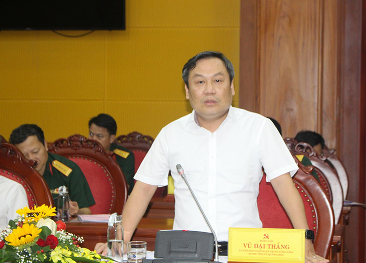 Đồng chí Vũ Đại Thắng, Ủy viên Ban chấp hành Trung ương Đảng, Bí thư Tỉnh ủy phát biểu ý kiến tại hội nghị.