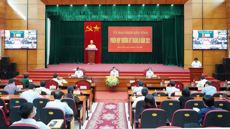 Quang cảnh hội nghị tại điểm cầu trực tuyến của tỉnh.
