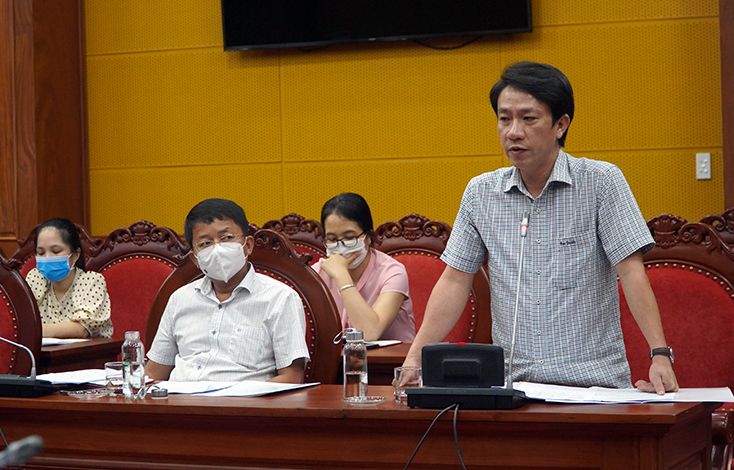 Các đại biểu thảo luận tại buổi làm việc.