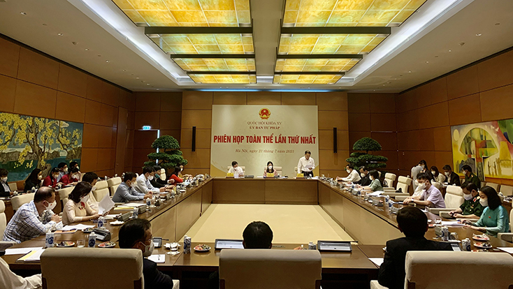 Toàn cảnh phiên họp của Ủy ban Tư pháp Quốc hội.