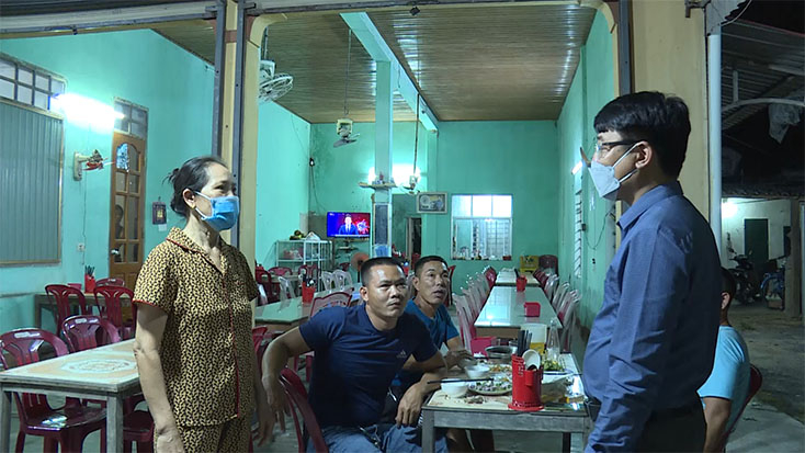 Đoàn nhắc nhở trường hợp vi phạm về công tác phòng dịch