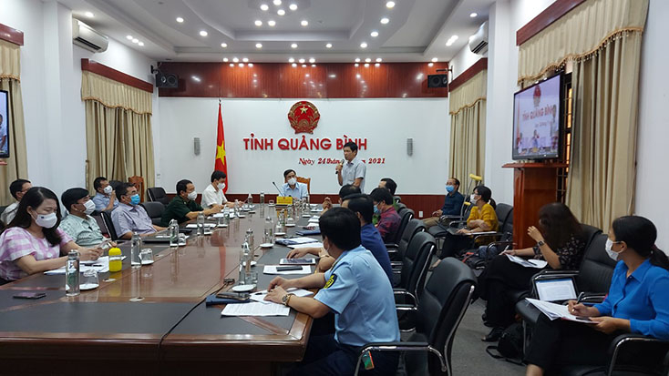 Đại biểu tập trung tiếp thu nhiều nội dung tại cuộc họp.