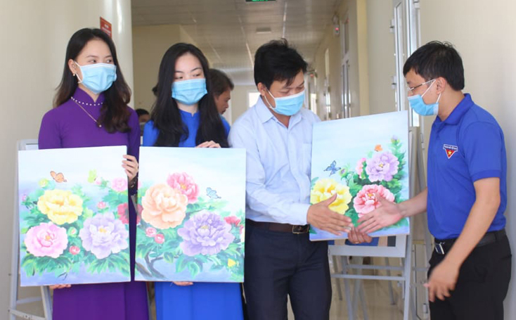 Chương trình bán đấu giá thu hút các doanh nghiệp, nhà hảo tâm đến ủng hộ