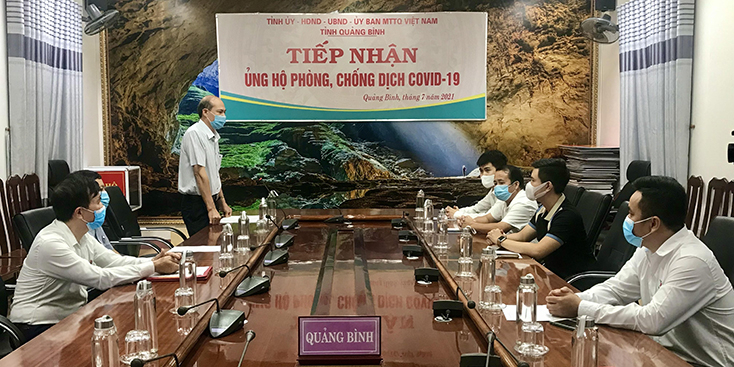 Đại diện lãnh đạo Ủy ban MTTQVN tỉnh phát biểu, gửi lời cảm ơn đến các doanh nghiệp đã chung tay phòng, chống dịch Covid-19.
