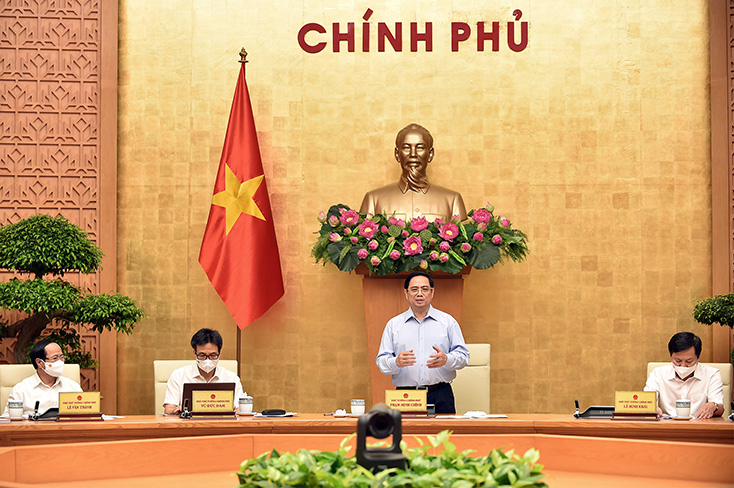  Kết luận Hội nghị, Thủ tướng Phạm Minh Chính tán thành với nhiều ý kiến tại cuộc họp là phải ưu tiên vaccine cho TP Hồ Chí Minh - Ảnh: VGP/Nhật Bắc