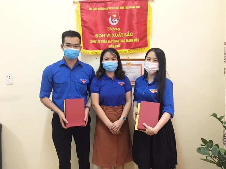 Ban tổ chức trao giải qua từng lượt thi.