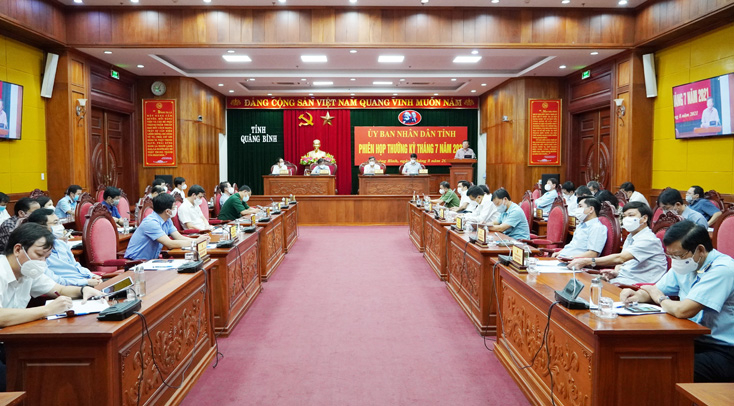Quang cảnh hội nghị tại điểm cầu trực tuyến của tỉnh.