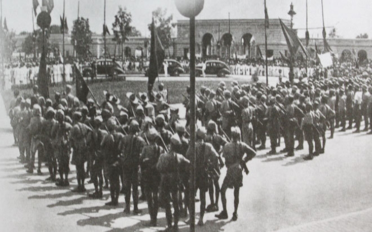 Các đơn vị Giải phóng quân Việt Nam trong ngày 2-9-1945. Ảnh tư liệu        