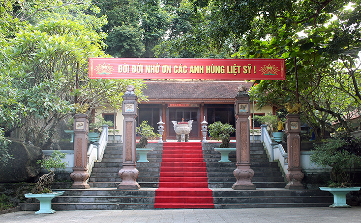 Đền tưởng niệm các anh hùng liệt sỹ đường 20 Quyết Thắng.