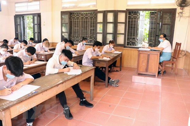 Các thi sinh tham dự kỳ thi tốt nghiệp trung học phổ thông đợt 2. (Ảnh: Hoàng Ngọc/TXVN)