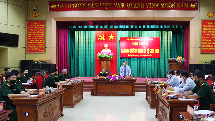 Đồng chí Bí thư Tỉnh ủy Vũ Đại Thắng phát biểu tại hội nghị.