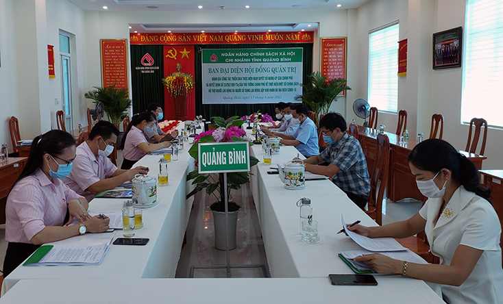 Các đại biểu dự hội nghị tại điểm cầu tỉnh Quảng Bình.