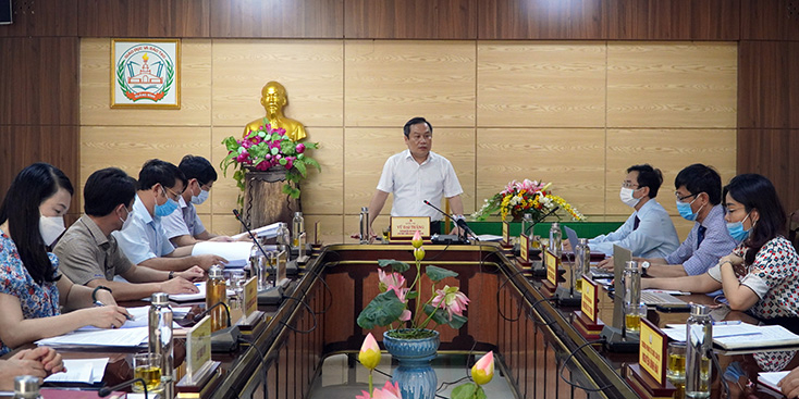 Toàn cảnh buổi làm việc.